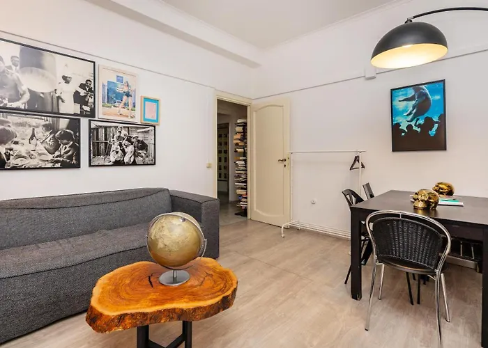 Loquat House By Rentbeat